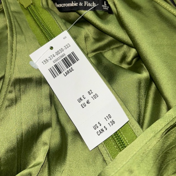 Abercrombie & Fitch Elegant Green Pleated Dress - Picture 6 of 7